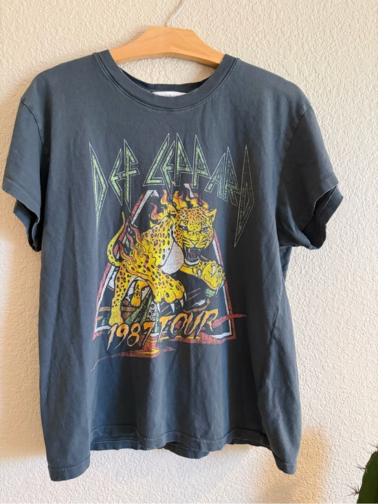 Daydreamer Tops - Daydreamer Def Leppard 1987 Tour Graphic Tee - Black with Yellow Leopard